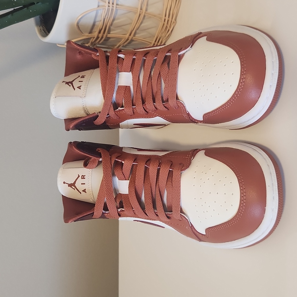 Womens Air Jordan 1 Mid